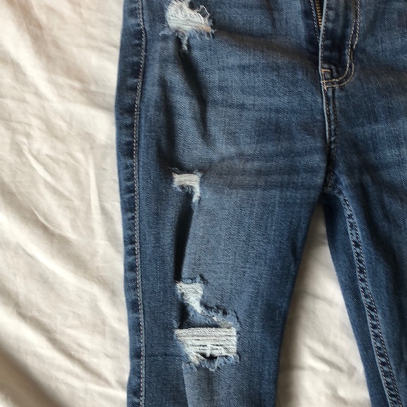 Hollister Women Jeans waist: 24 length: 24 - Picture 2 of 5